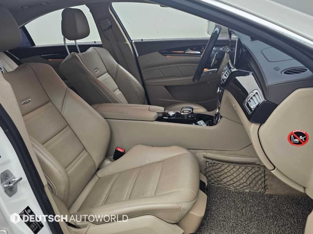 Mercedes-Benz CLS-Class — photo 10