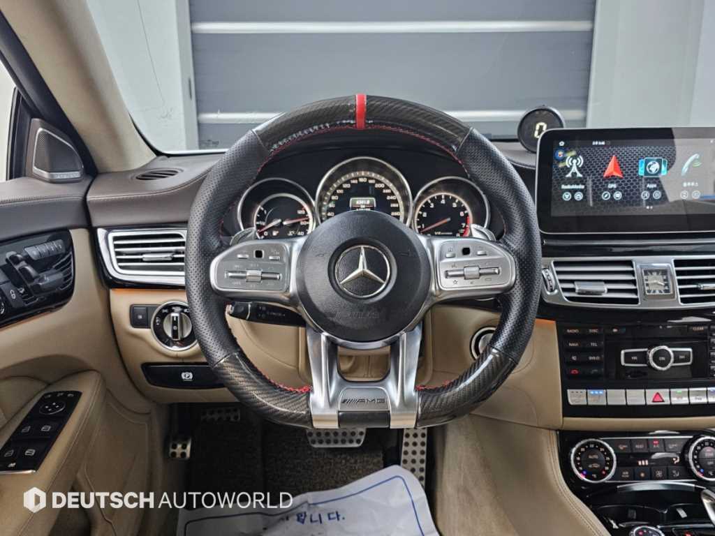 Mercedes-Benz CLS-Class — photo 13