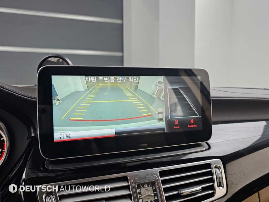Mercedes-Benz CLS-Class — photo 15