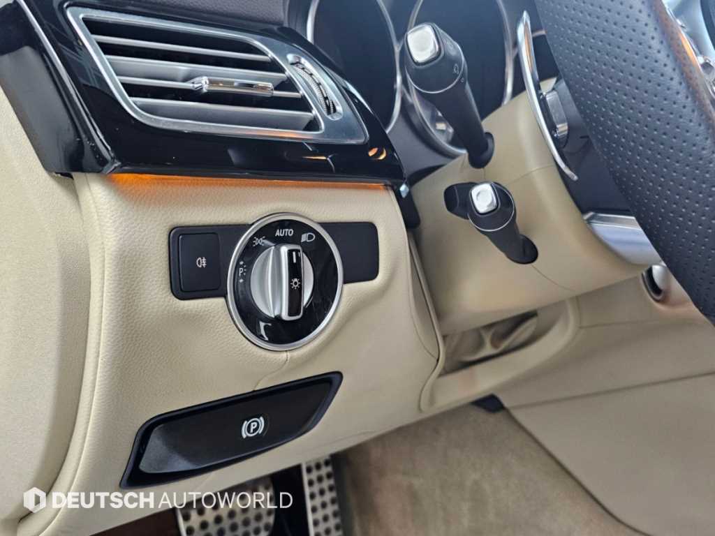 Mercedes-Benz CLS-Class — photo 17