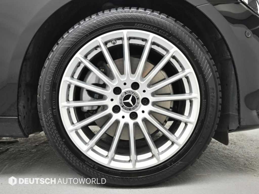 Mercedes-Benz E-Class — photo 05