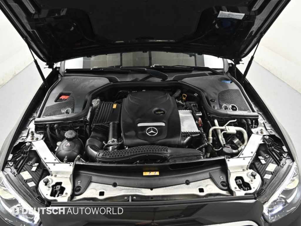 Mercedes-Benz E-Class — photo 06