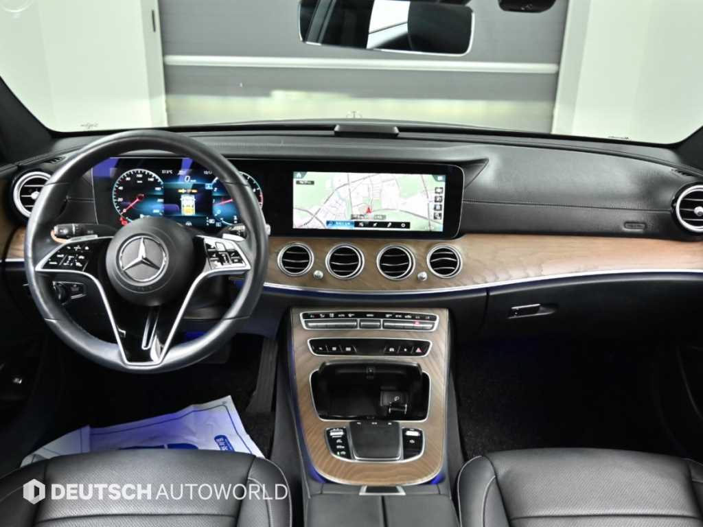 Mercedes-Benz E-Class — photo 07