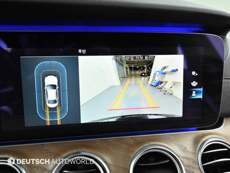 Mercedes-Benz E-Class — photo 15