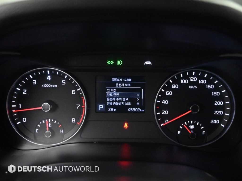 Kia K3 — photo 08