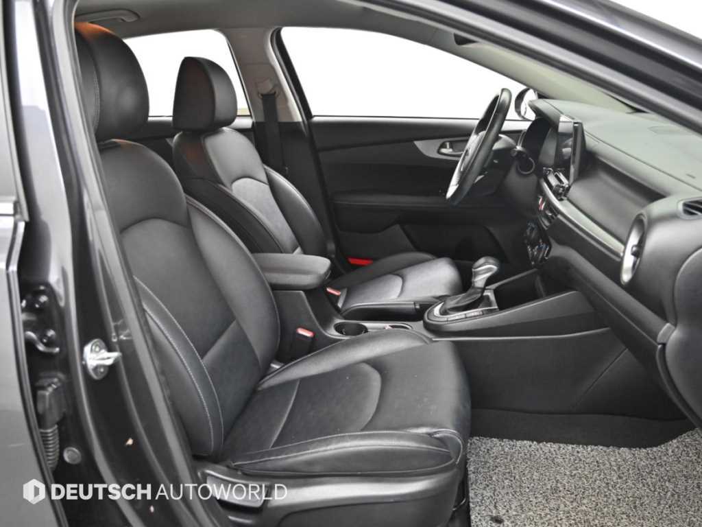 Kia K3 — photo 10