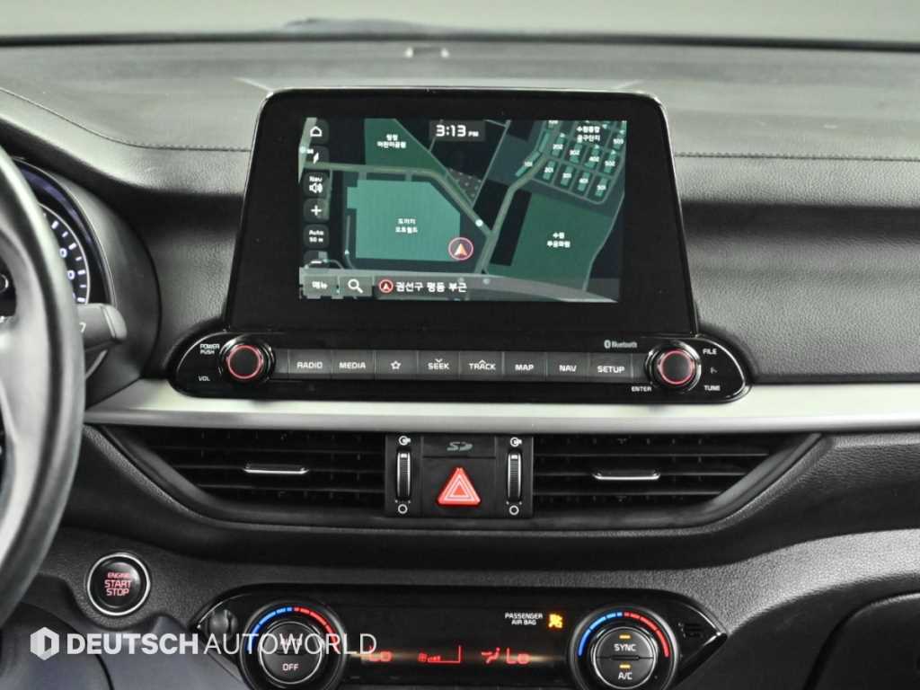 Kia K3 — photo 14