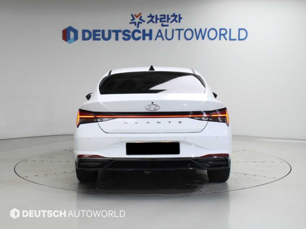 Hyundai Avante — photo 04