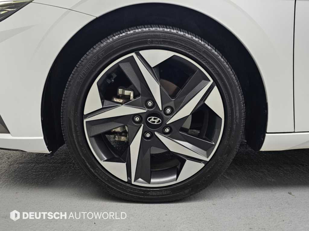 Hyundai Avante — photo 05