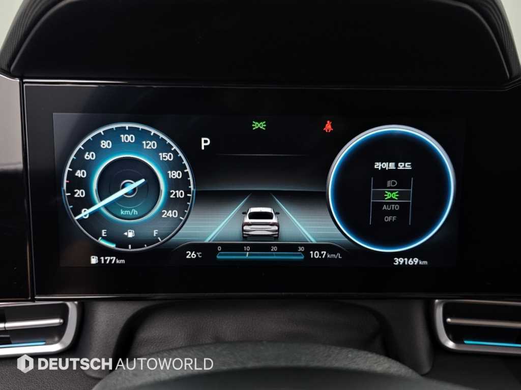 Hyundai Avante — photo 08