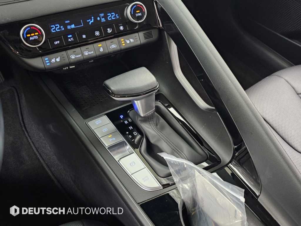 Hyundai Avante — photo 09