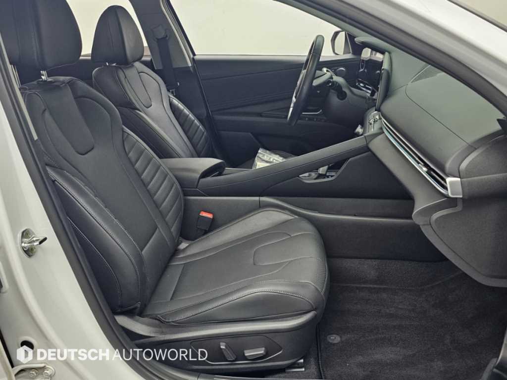 Hyundai Avante — photo 10