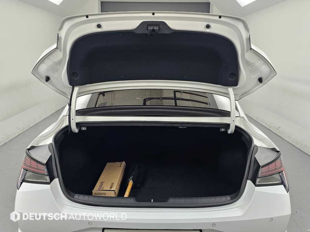 Hyundai Avante — photo 19