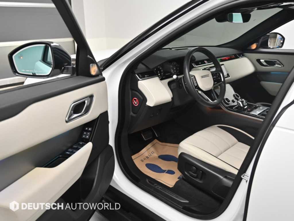 Land Rover Range Rover Velar — photo 11