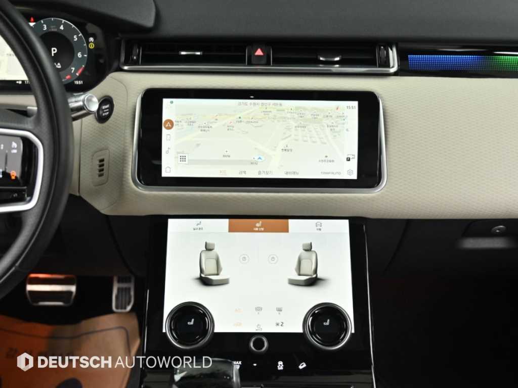 Land Rover Range Rover Velar — photo 14