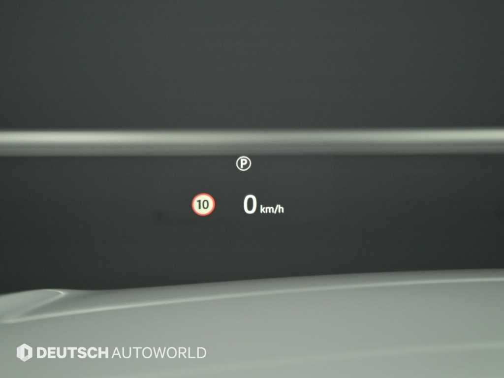 Land Rover Range Rover Velar — photo 17