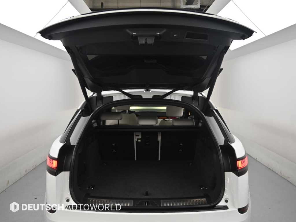 Land Rover Range Rover Velar — photo 19
