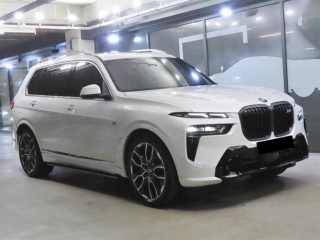 BMW X7 — photo 01