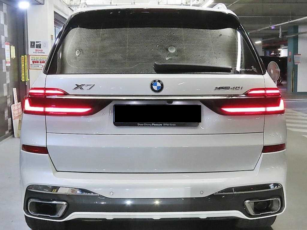 BMW X7 — photo 05