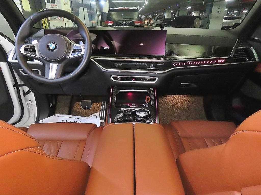 BMW X7 — photo 10