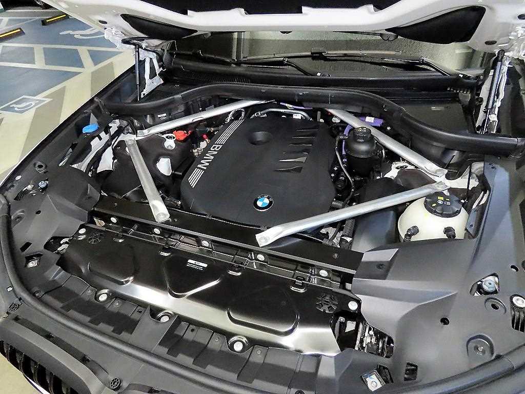 BMW X7 — photo 19