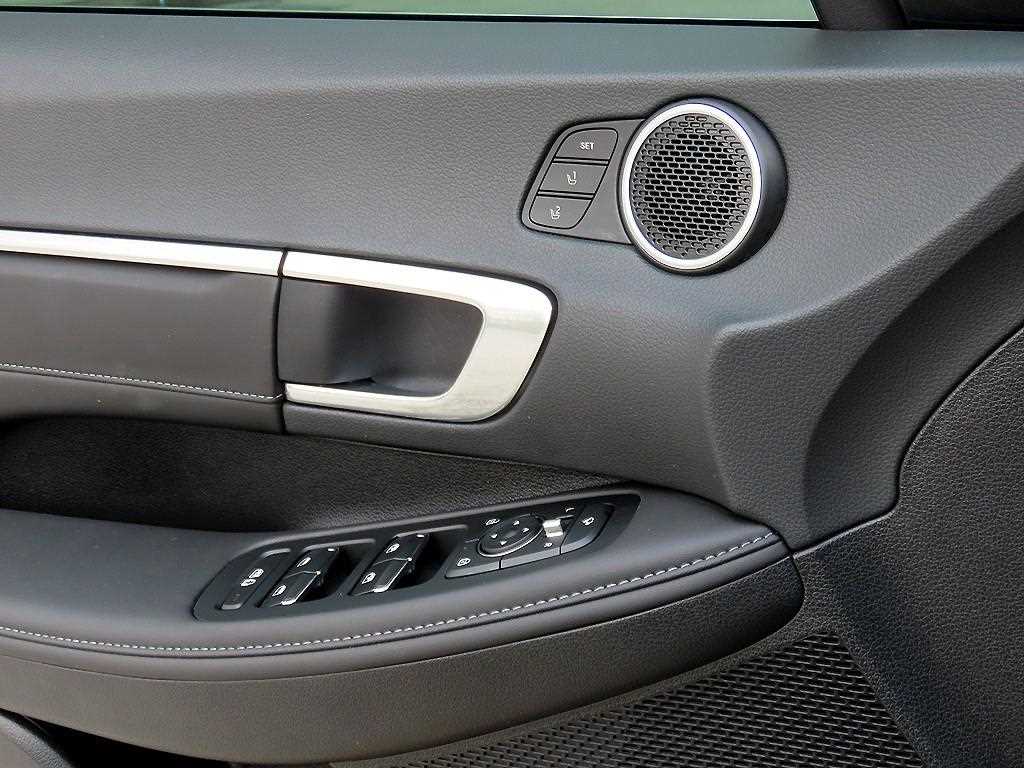 Hyundai Sonata — photo 11