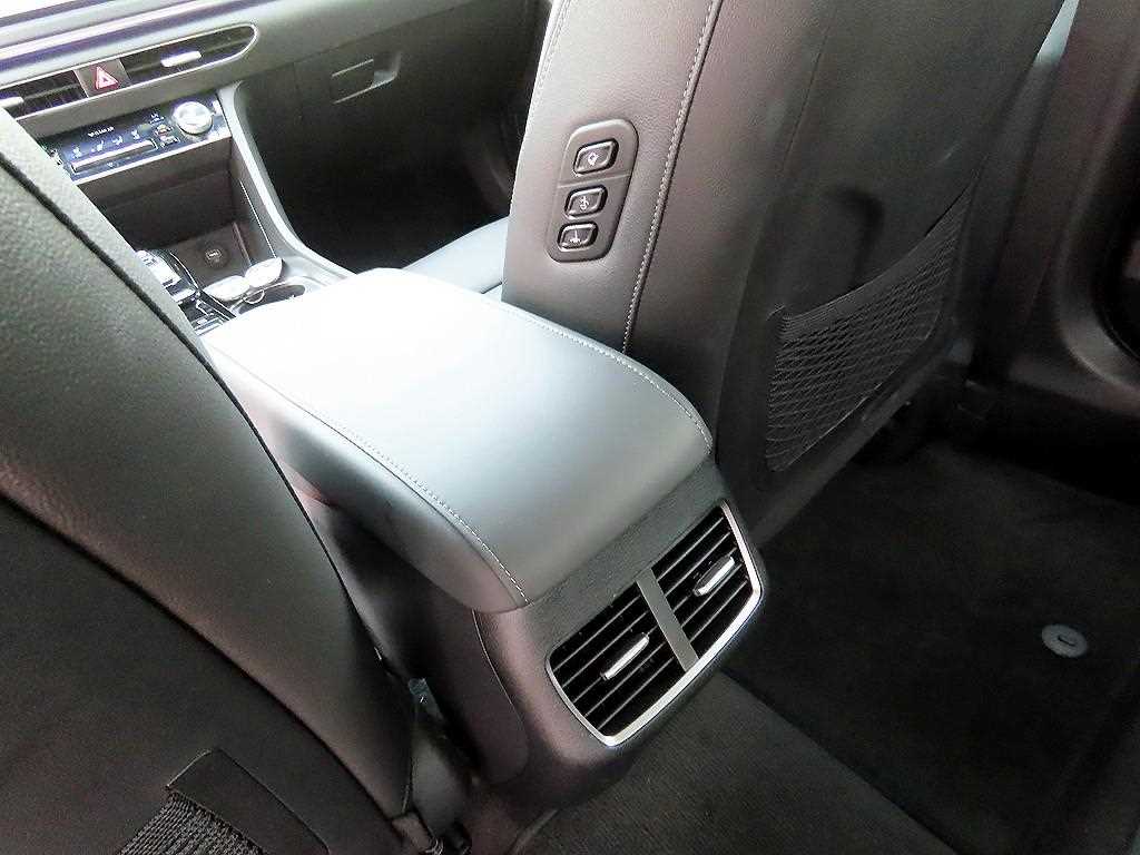 Hyundai Sonata — photo 18