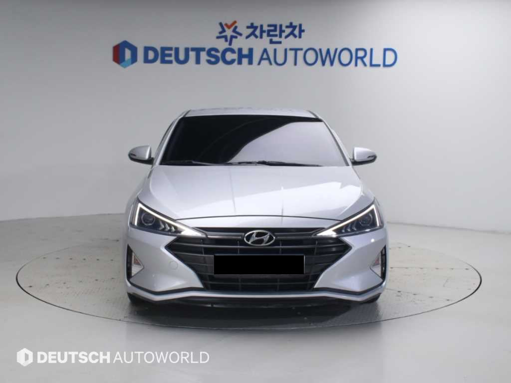 Hyundai Avante — photo 03