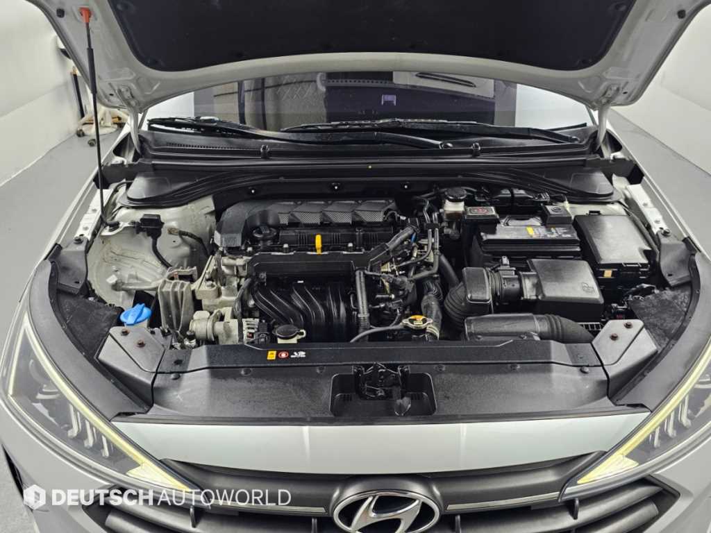 Hyundai Avante — photo 06