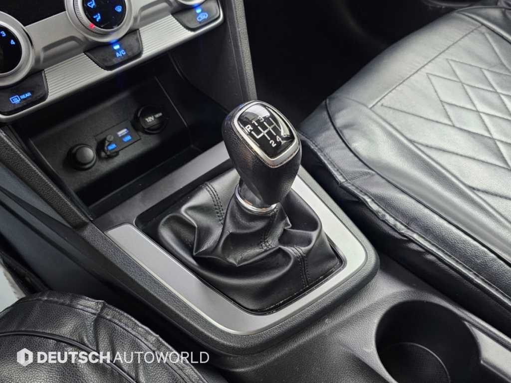 Hyundai Avante — photo 09
