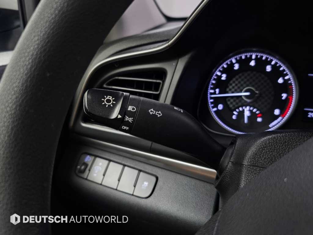 Hyundai Avante — photo 16