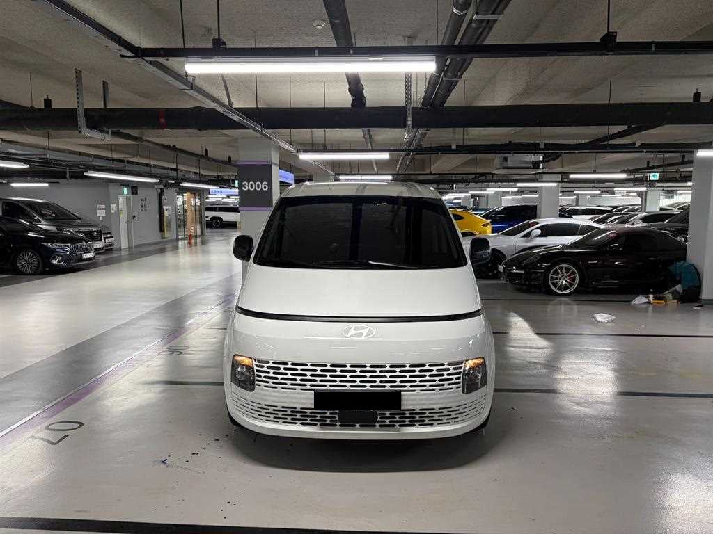 Hyundai Staria — photo 01