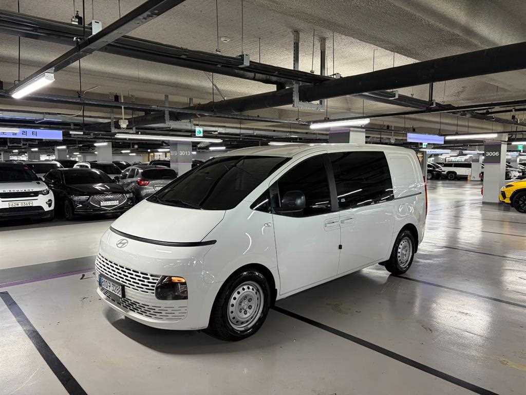 Hyundai Staria — photo 02