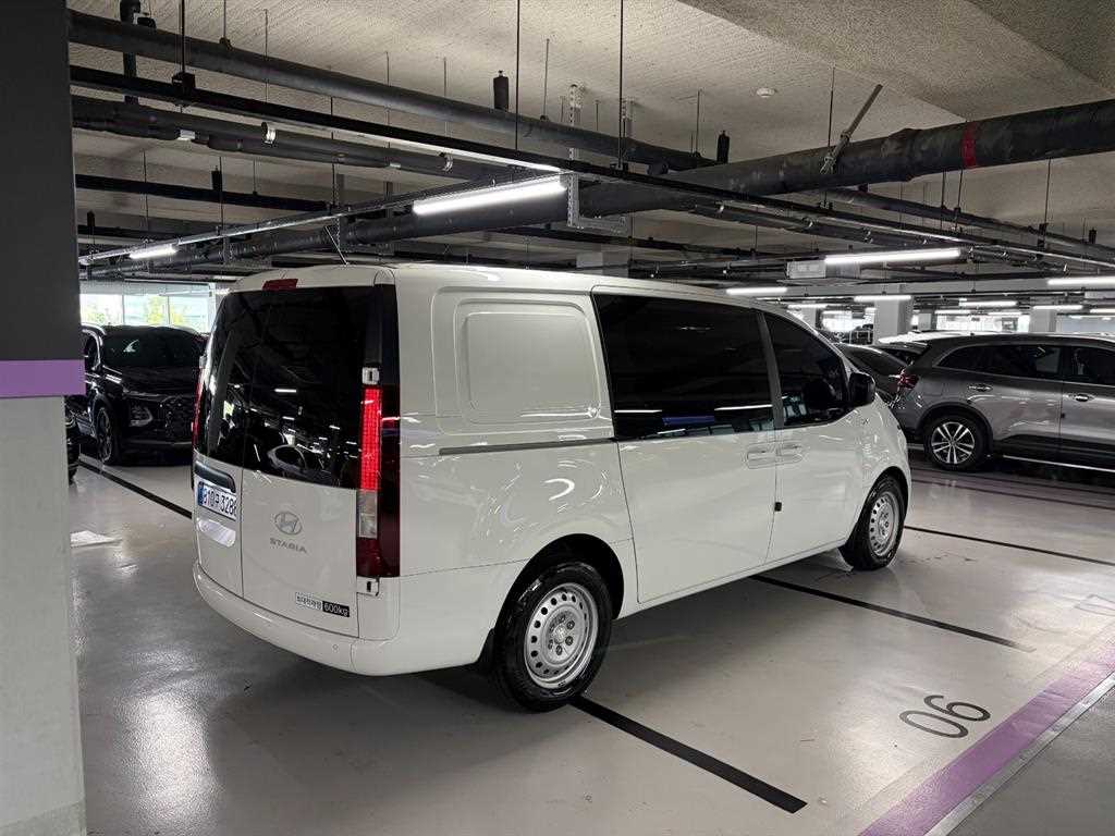 Hyundai Staria — photo 04