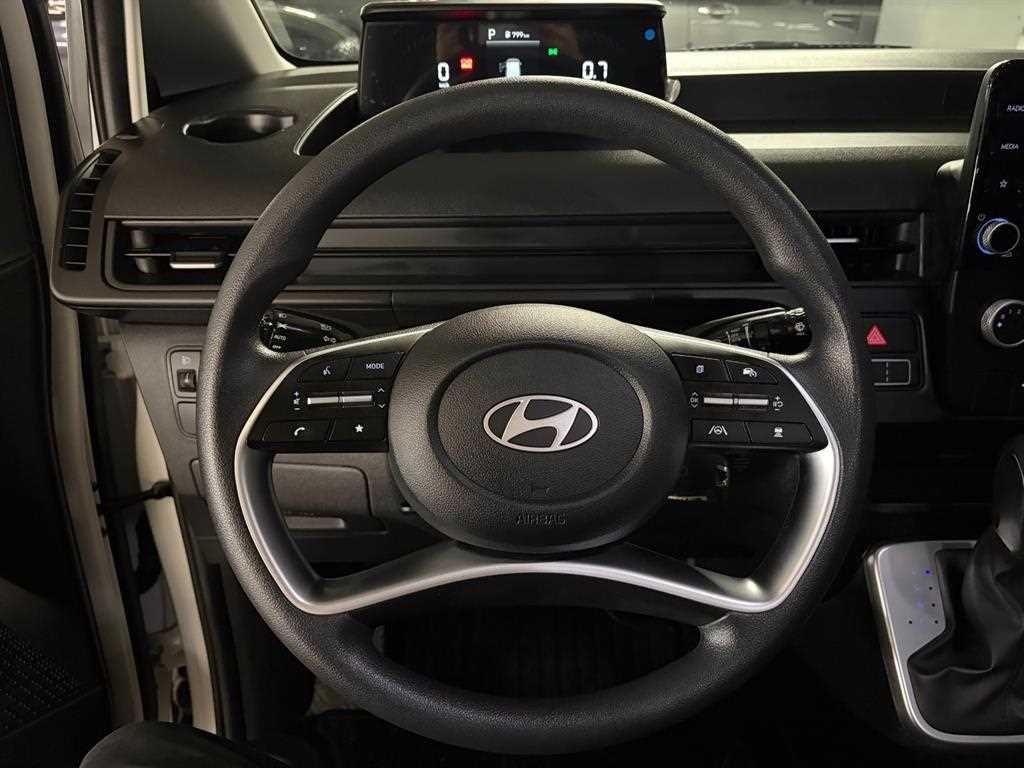 Hyundai Staria — photo 08