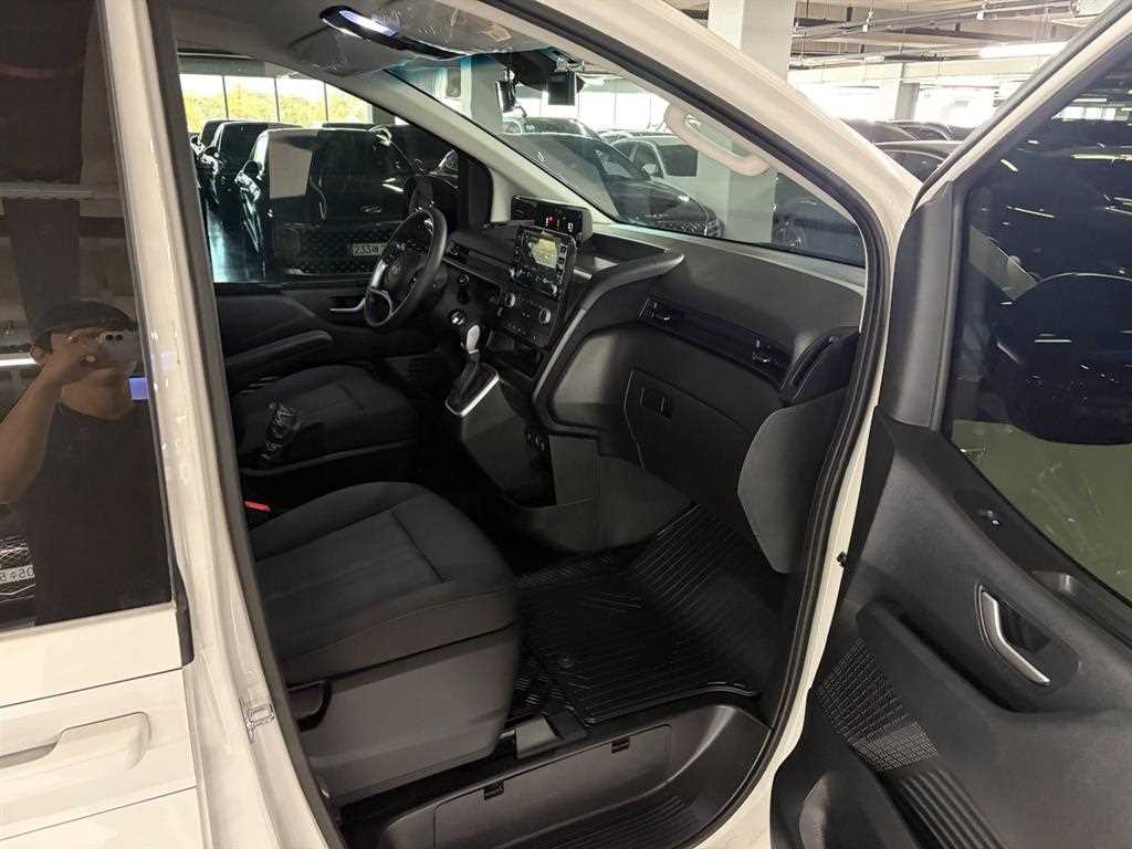 Hyundai Staria — photo 16