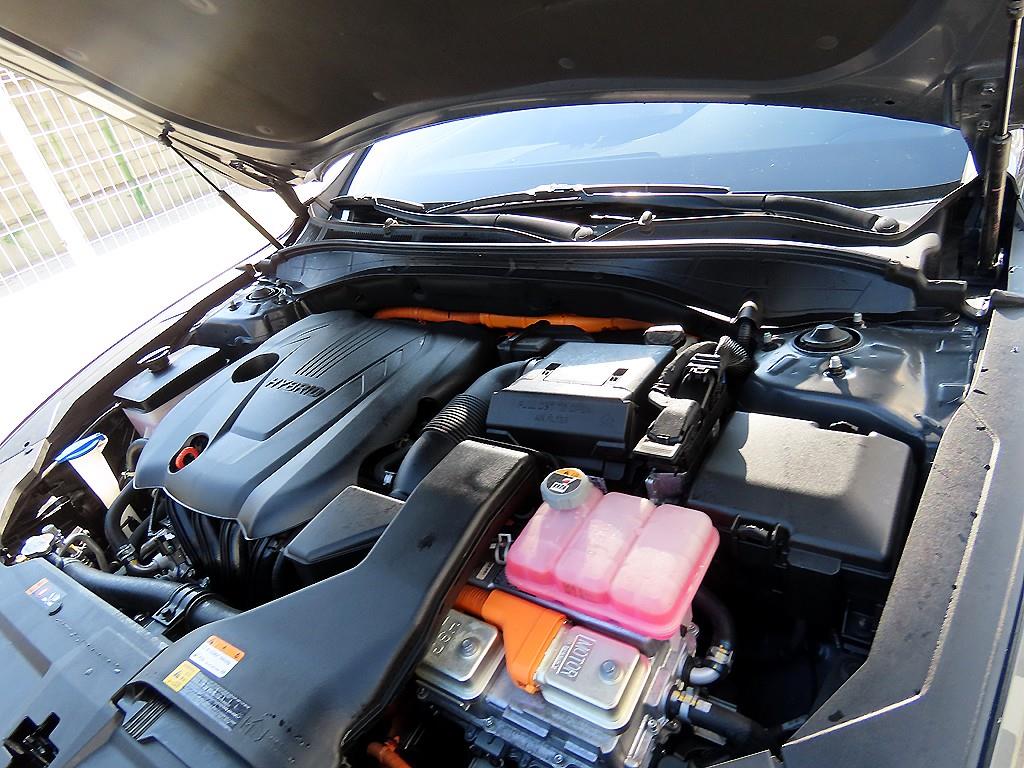 Hyundai Grandeur — photo 19