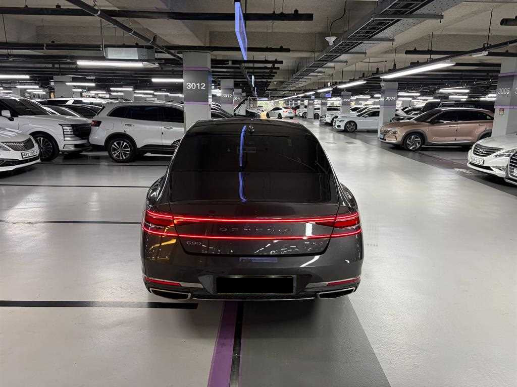 Genesis G90 — photo 03