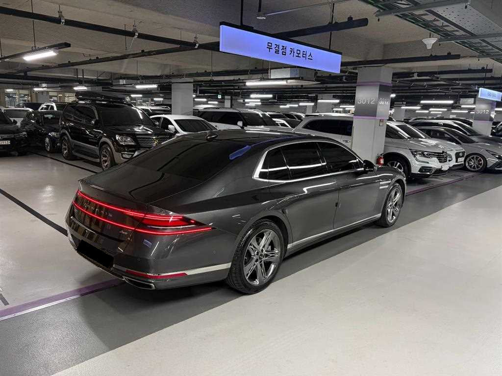 Genesis G90 — photo 04