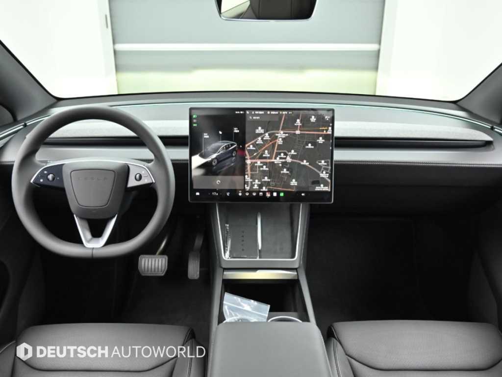 Tesla Model Y — photo 07