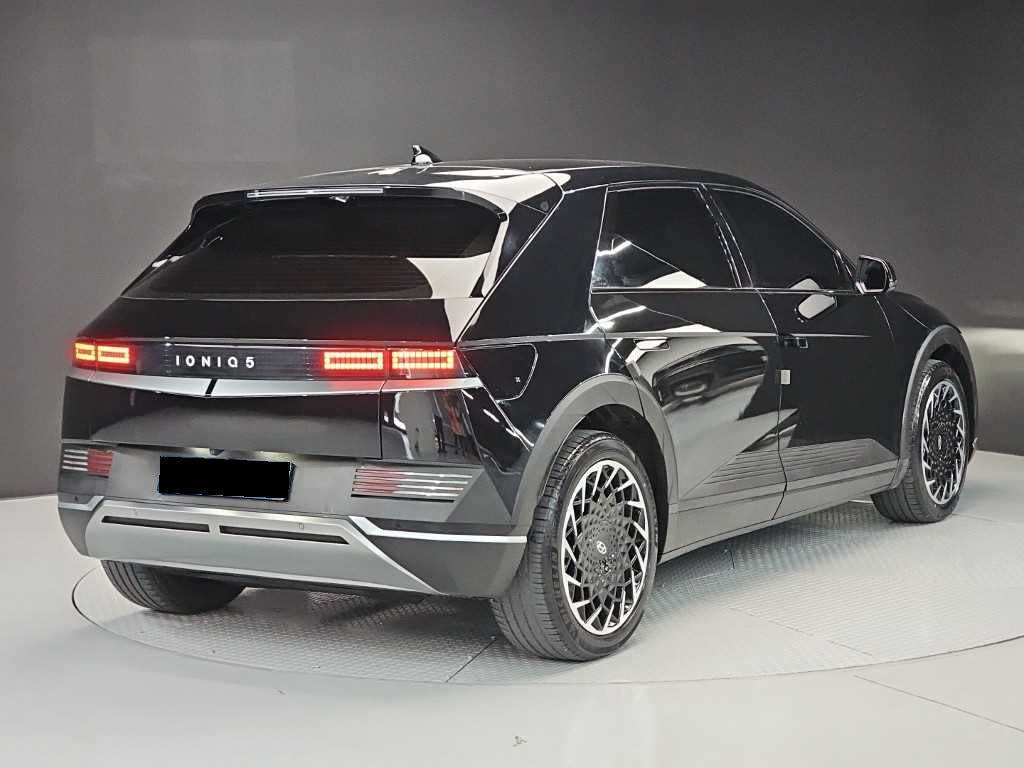 Hyundai Ioniq5 — photo 04