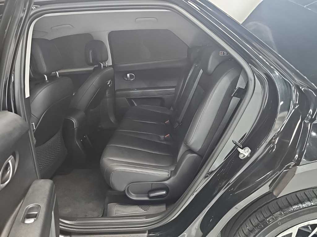 Hyundai Ioniq5 — photo 12