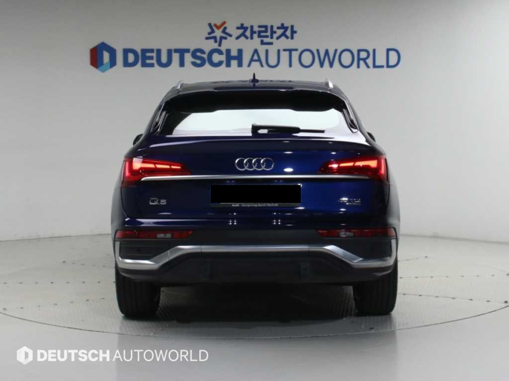 Audi Q5 — photo 04