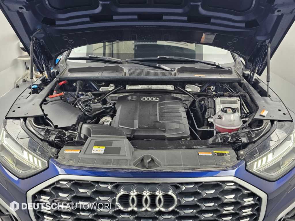 Audi Q5 — photo 06