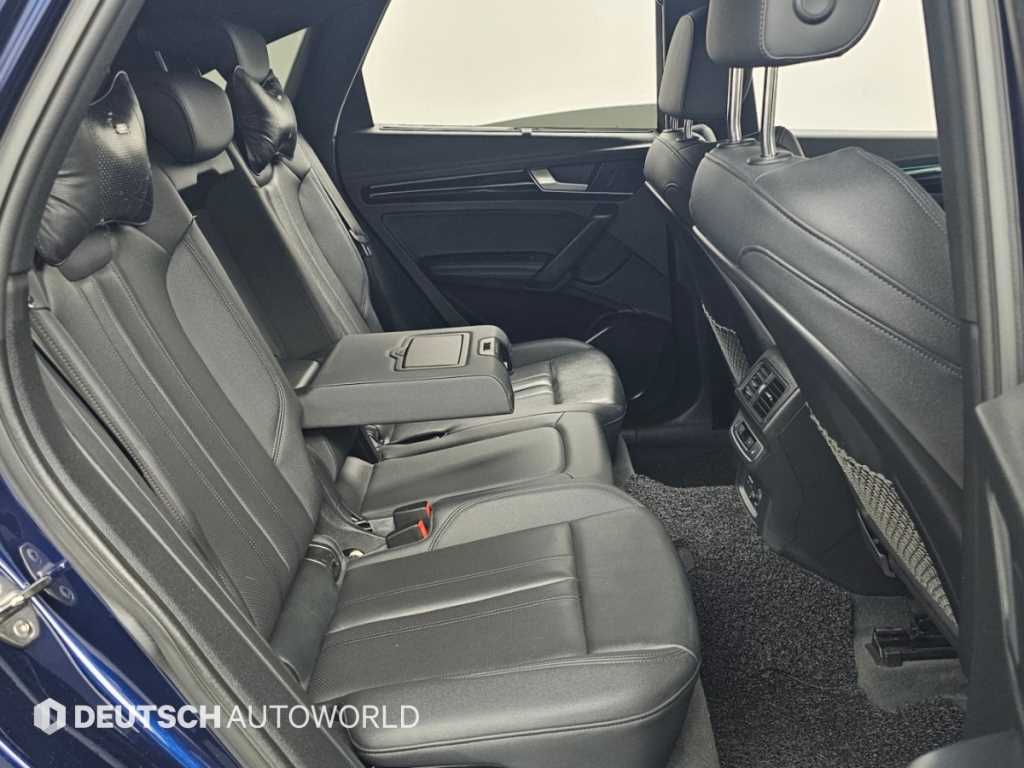 Audi Q5 — photo 12