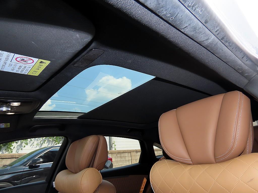 RENAULT SM6 — photo 18