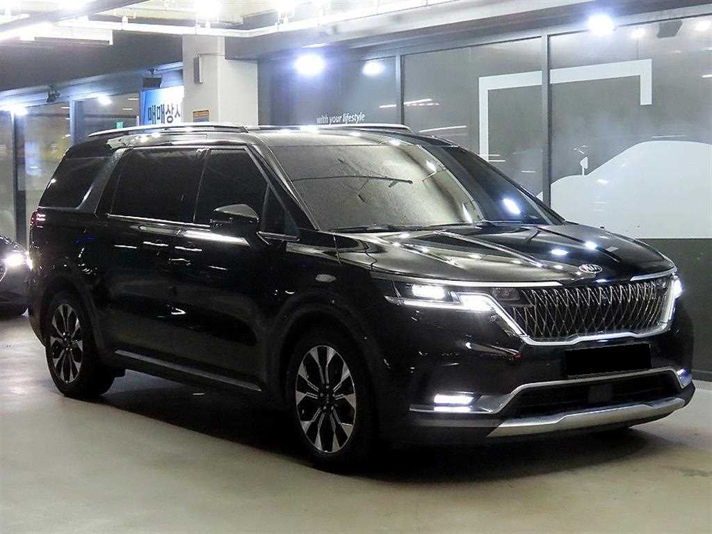 Kia Carnival — photo 01