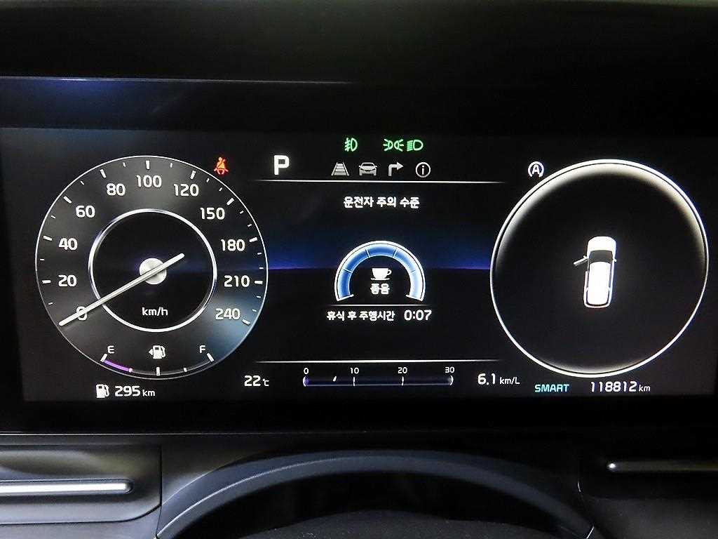 Kia Carnival — photo 09