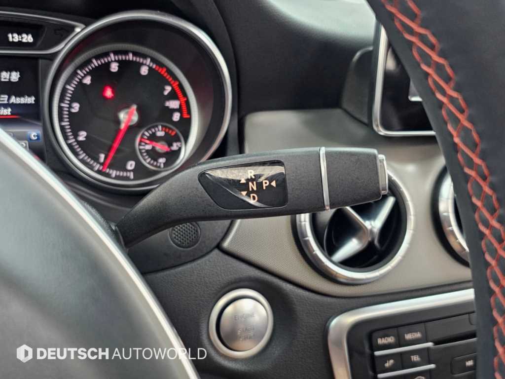 Mercedes-Benz CLA-Class — photo 09