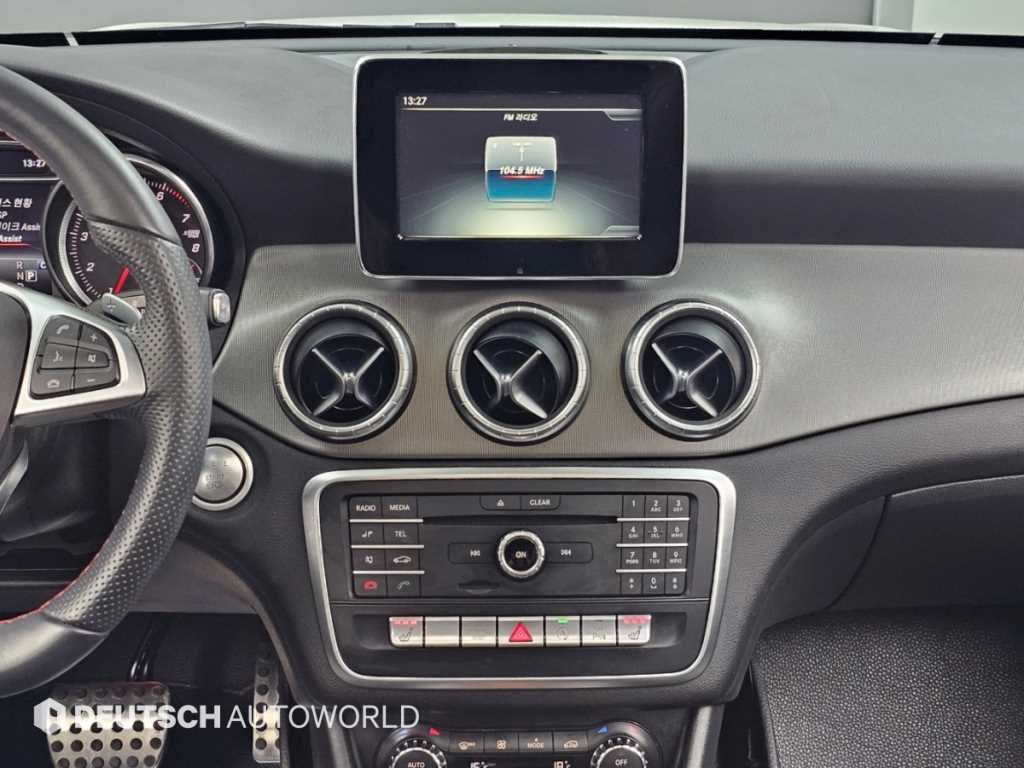 Mercedes-Benz CLA-Class — photo 14